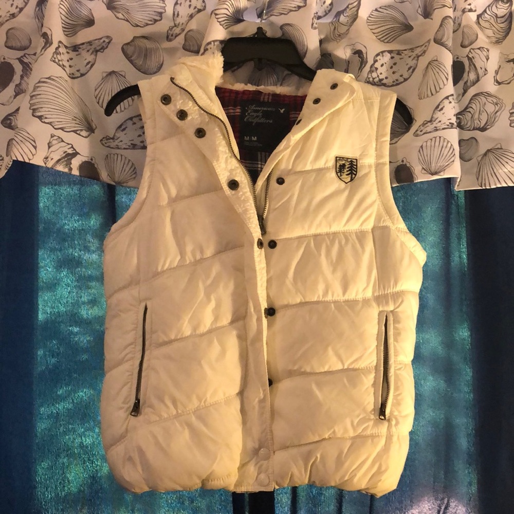 Gently worn American Eagle puffer vest